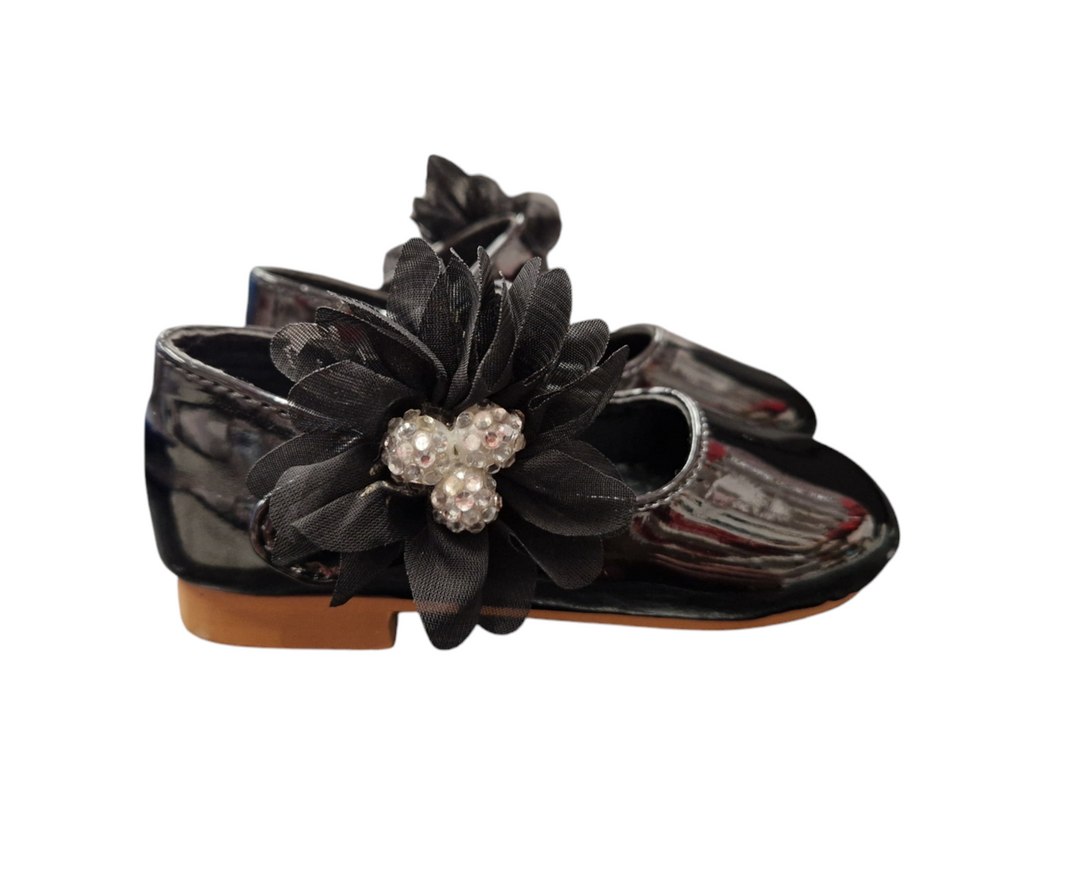 Couche Tot Black Patent Leather Mary Jane Flower Shoes