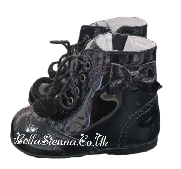 Andanines Girls Black Patent Leather Boots With Bows & Pom Poms