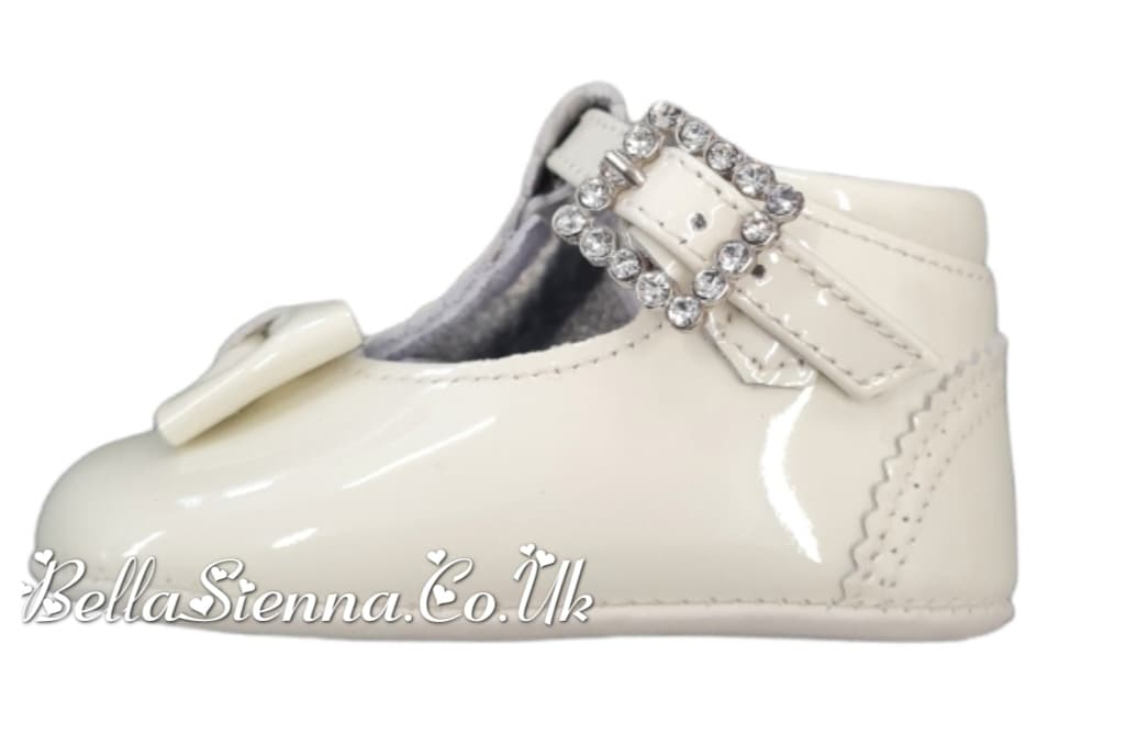 Pretty Originals Ivory Patent Leather Bow Pram Shoes With Diamante Buckle - UE03273D
