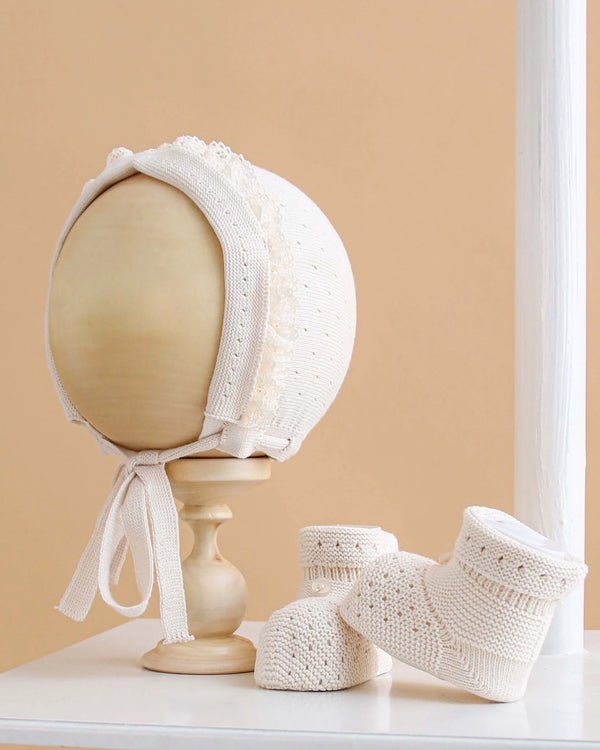 Leo King Hat With Lace And Matching Booties Beige 1327
