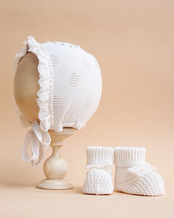 Leo King Knitted Hat And Booties White 1332