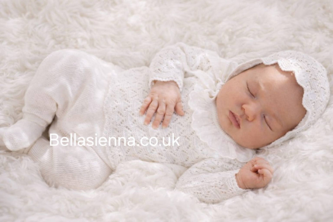 Mac Illusion Newborn Baby Unisex White Knitted  Two Piece Outfit 8811