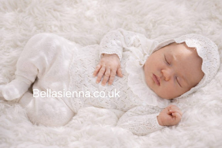 Mac Illusion Newborn Baby Unisex White Knitted  Two Piece Outfit 8811
