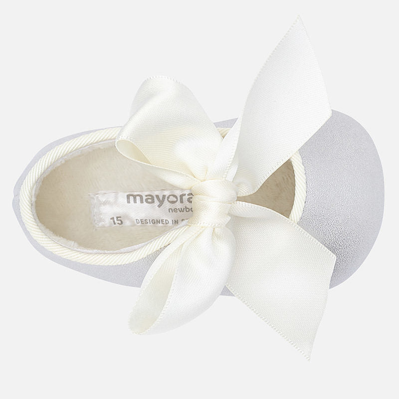 Mayoral Silver/Grey Mary Jane prams shoes with cream tie satin bow. 9930