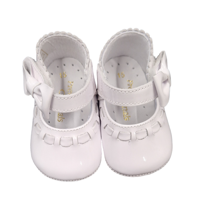 Pretty Originals White Patent Leather Pram Shoes With Bows - UE02648