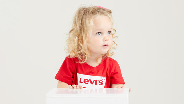 Levi's Unisex Red & White T-shirt - 6E8157-R6W