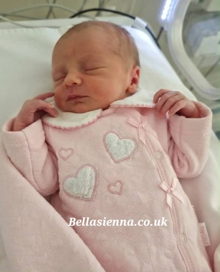 Premature Baby Girls - Low Birth Weight All In One Babygrow, Sleepsuit With Hearts - PB20-720
