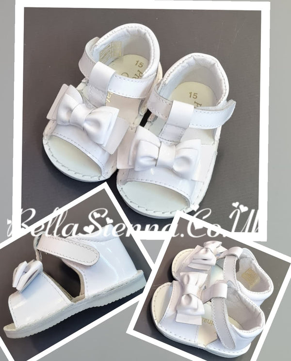 Pretty Originals White Leather Sandals - UE01330