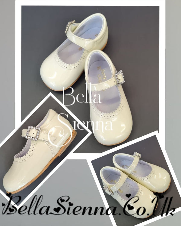 Pretty Originals Cream / Ivory Patent Leather Mary Jane Shoes With Diamonte Buckle UE1709D
