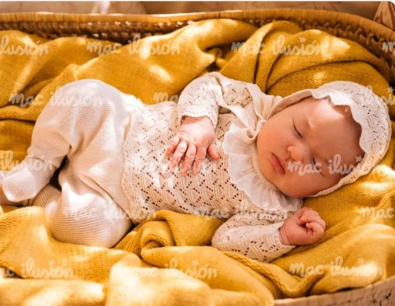 White knitted baby outfit new arrivals