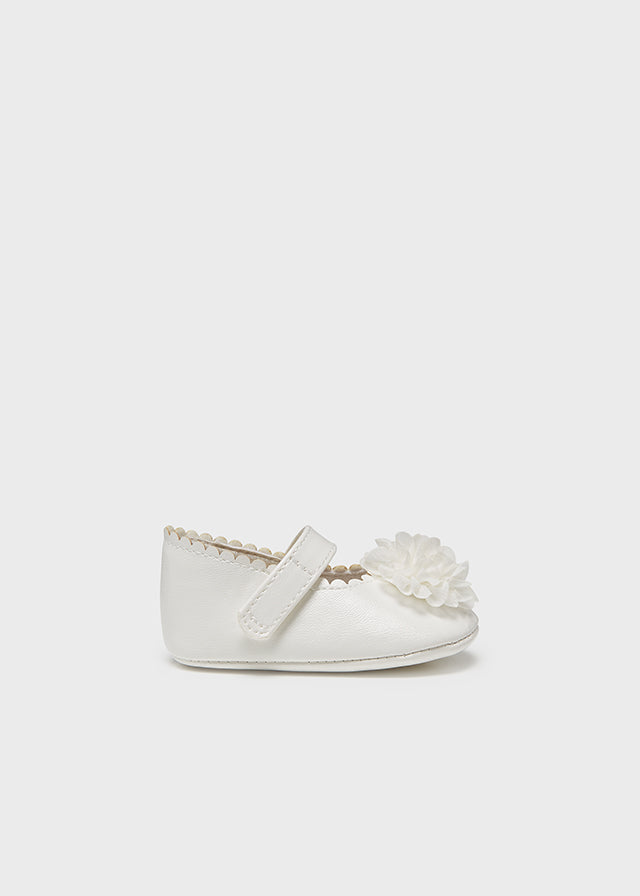 Mayoral White Shoes with flower newborn girl