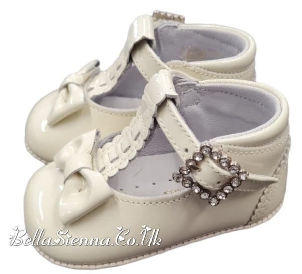Pretty Originals Ivory Patent Leather Bow Pram Shoes With Diamante Buckle - UE03273D