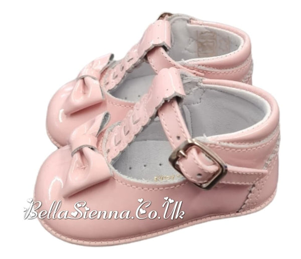 Pretty Originals Pink Patent Leather Bow Pram Shoes - UE03273